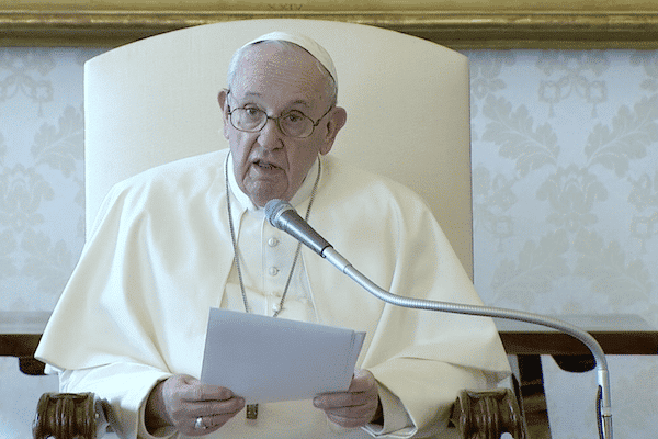 Les conseils du Pape pour prier la Sainte Trinité L'Homme Nouveau
