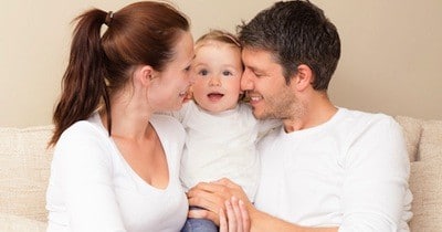 L’odieuse réforme du congé parental L'Homme Nouveau