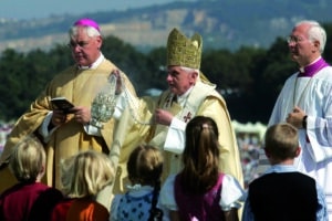 Pape Messe c Bistum Regensburg benoit xvi
