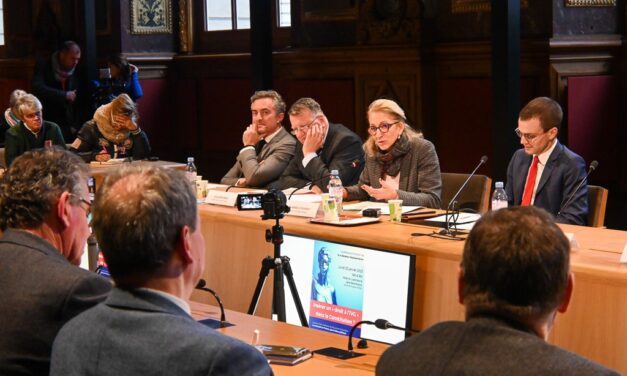Constitutionnalisation de l’avortement : remise en cause par un colloque politique et juridique