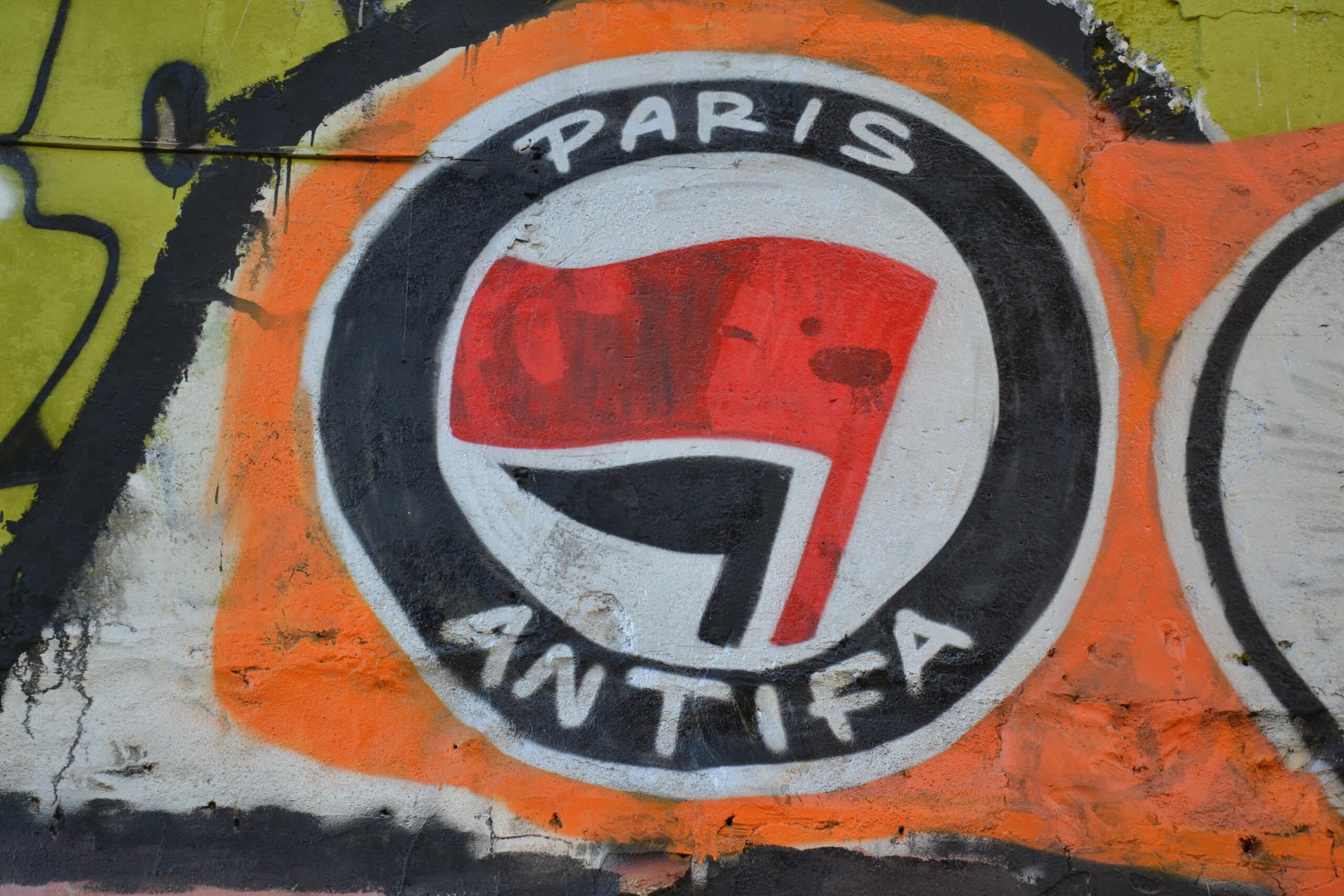 ultra gauche réseaux Antifa