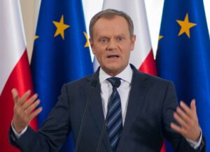 donald tusk pologne catéchisme