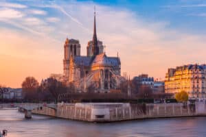 AdobeStock 275269898 notre-dame de paris