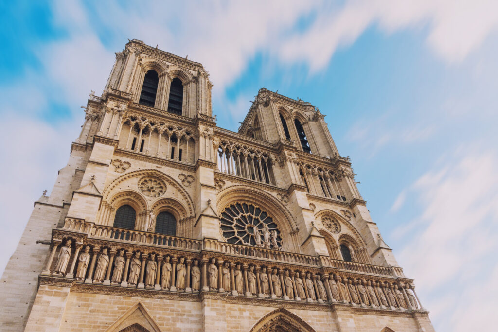 AdobeStock 220785628 1 Notre-Dame de Paris