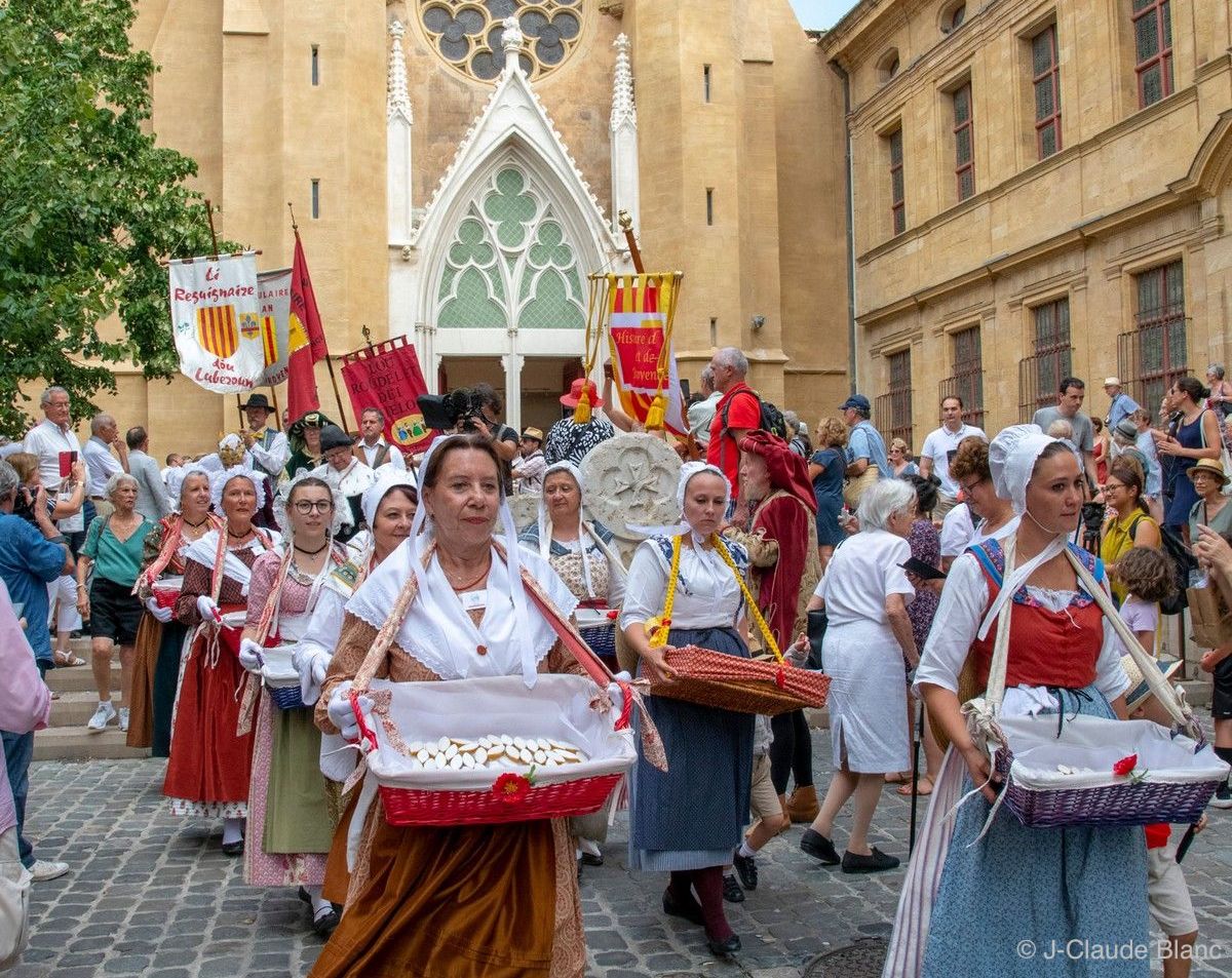 Bénédiction des Calissons – Aix en Provence © J-Claude Blanc copie patrimoine