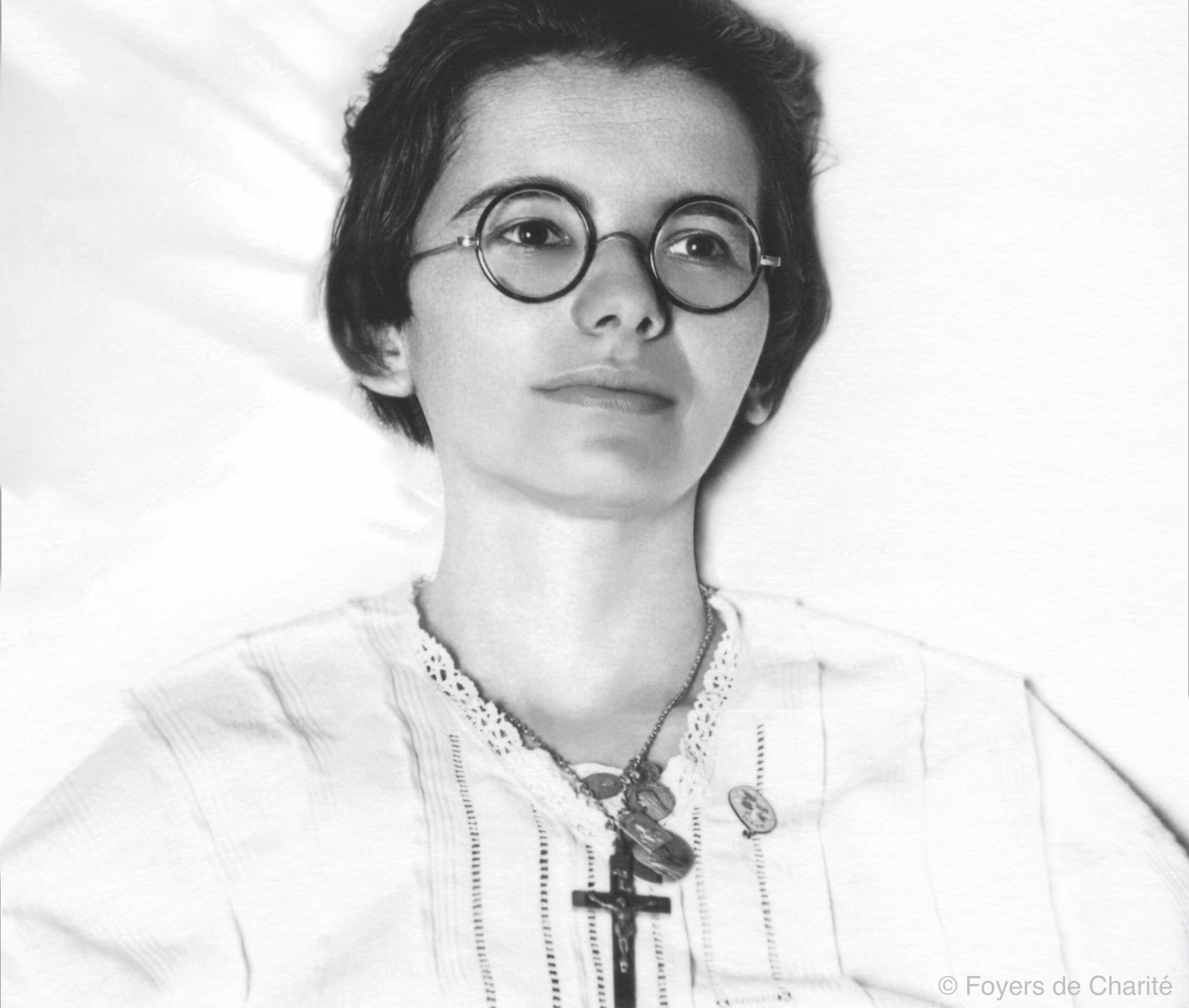 Marthe Robin 28 ans_VisuelRetravaillé_ noir&blanc©FoyerDeCharité Marthe robin