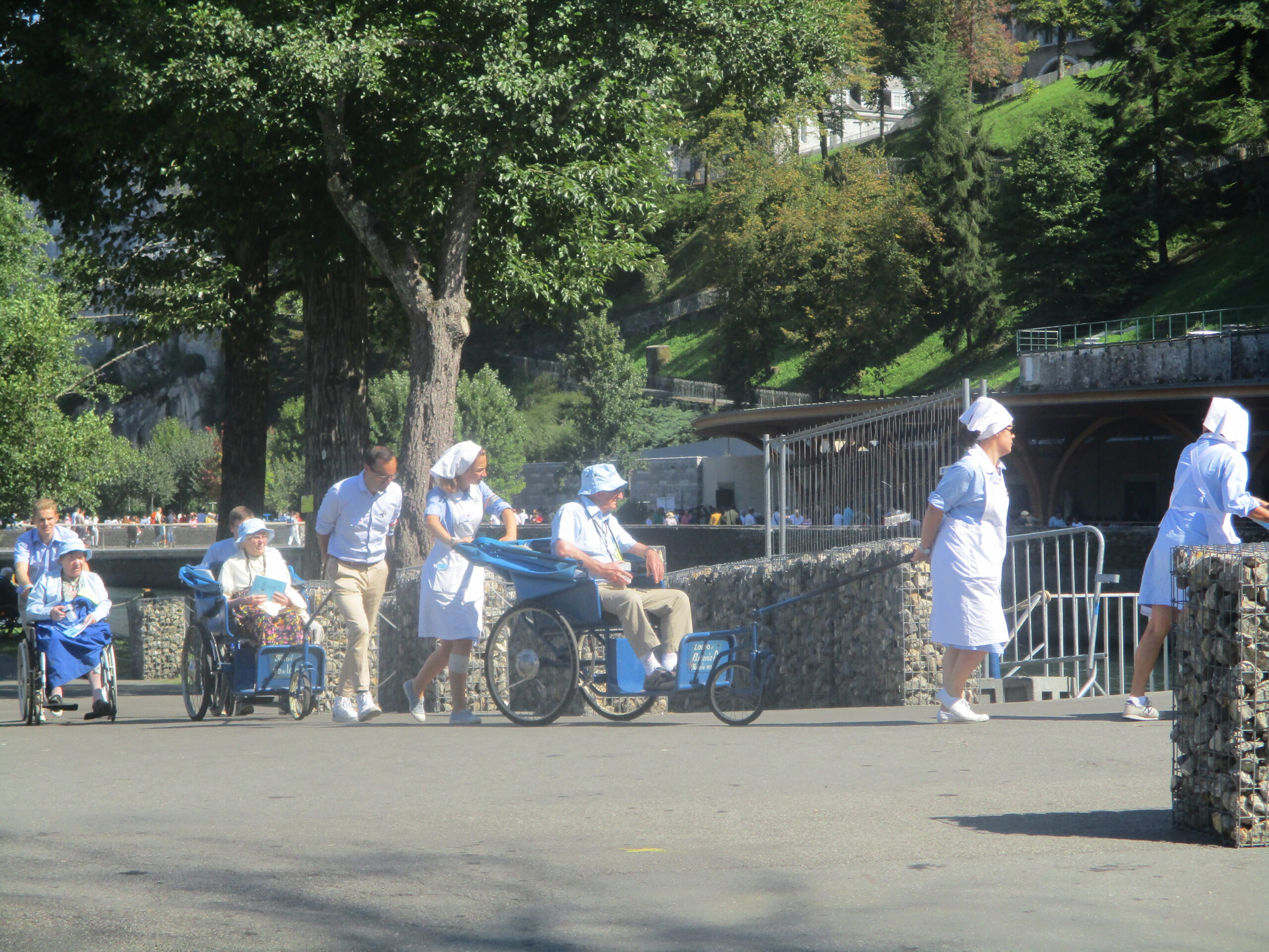 Hospitaliers_à_Lourdes journée du malade Léon XIV