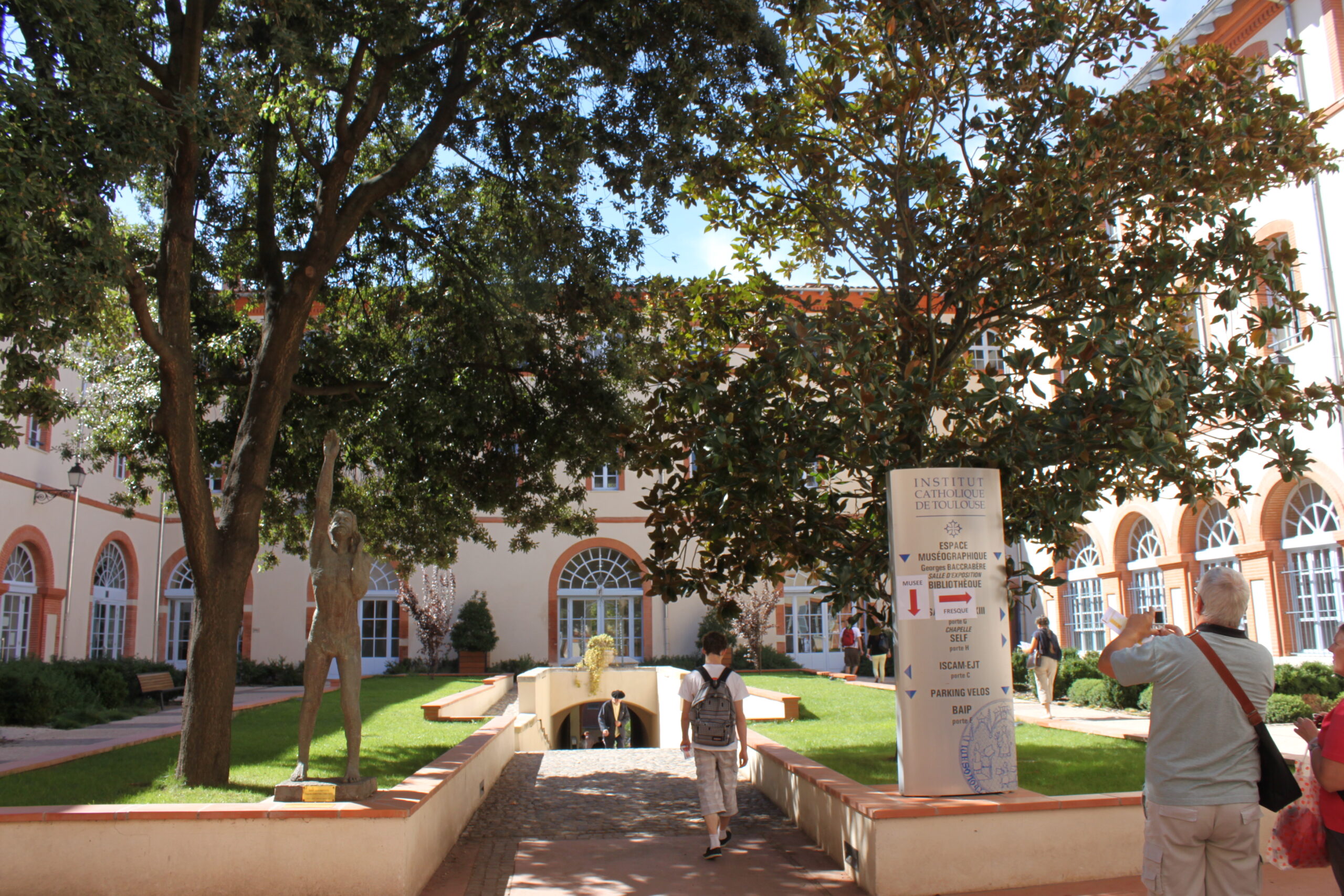 Institut_catholique_-Pistolero, CC BY 3.0 droit canonique la catho de Toulouse