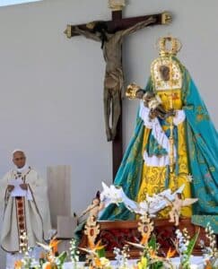 Virgen de Candelaria Cristo de La Laguna y Papa Leon XIV 1 espagne